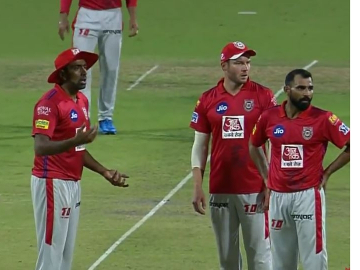 WATCH KKRvsKXIP: 8.4 करोड़ वाले खिलाड़ी की गलती पड़ी पंजाब को भारी, नहीं पता था नियम!
