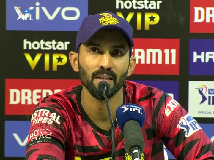 ipl 2019 dinesh karthik praises delhi capitals fast bowler kagiso rabada and our star andre russell WATCH DC vs KKR: हार के बाद दिनेश कार्तिक ने की विरोधी टीम के इस खिलाड़ी की तारीफ