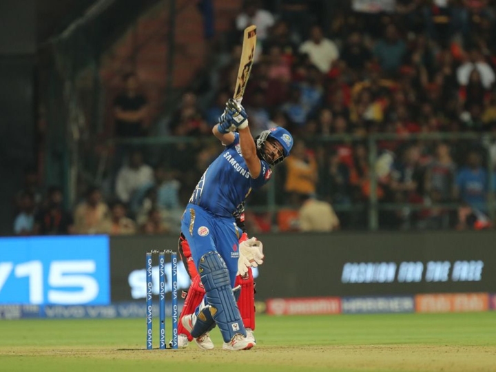 rcb vs mi yuvraj singh hits three sixes in three balls on yazuvendra chahal RCB vs MI: चहल की 3 गेंदों पर युवराज ने लगाए लगातार 3 छक्के, सामने आ गया 2007 T20 WC का नज़ारा