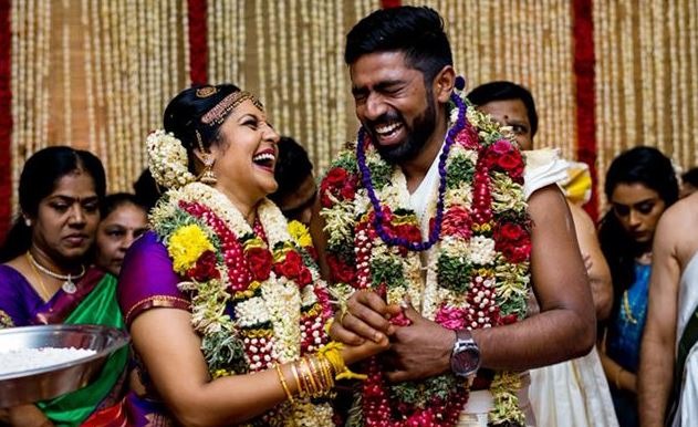 मुकुंद ने आठ मार्च को आरवी बद्री के साथ एक पारिवारिक समरोह में शादी रचाई. मुकंद की शादी में परिवार के करीबी लोग ही शामिल थे.