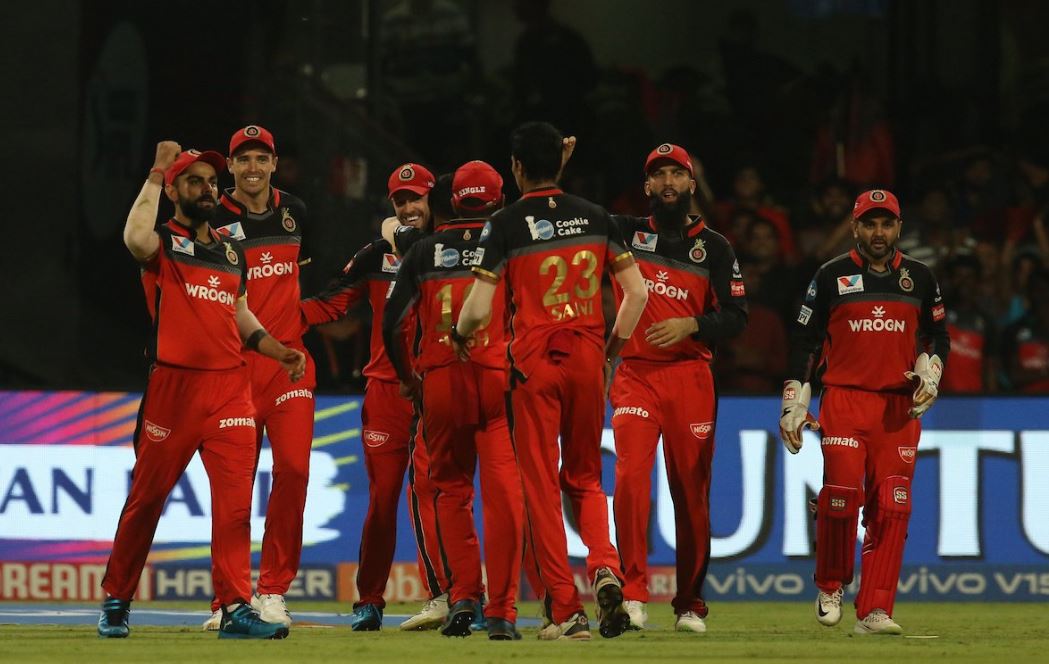 बेंगलोर ने पहले बल्लेबाजी करते हुए चार विकेट पर 202 रन का विशाल स्कोर बनाया और फिर पंजाब को निर्धारित 20 ओवरों में सात विकेट पर 185 रन पर रोक दिया.