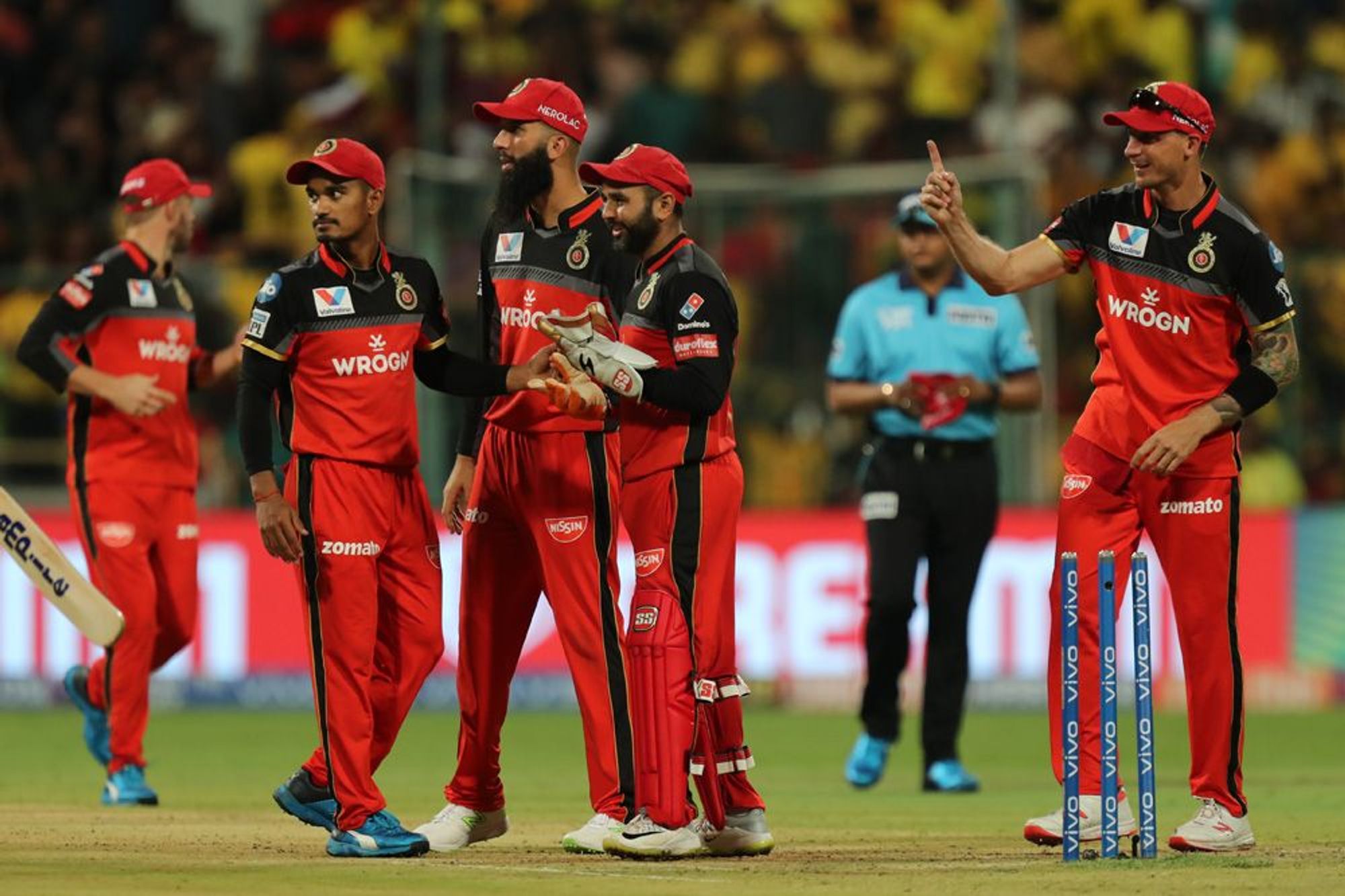 बेंगलोर की 11 मैचों में यह चौथी जीत है और अब वह आठ अंकों के साथ अंकतालिका में सातवें नंबर पर पहुंच गई है. बेंगलोर के अभी भी प्लेऑफ में पहुंचने की उम्मीद है.