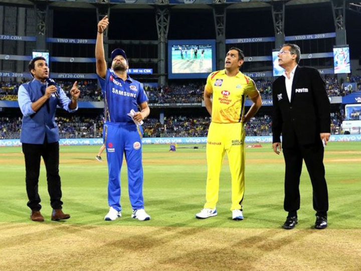 MI vs CSK: चेन्नई के कप्तान महेंद्र सिंह धोनी ने टॉस जीतकर मुंबई को बल्लेबाज़ी के लिए बुलाया