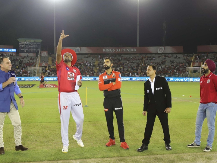 ipl 2019 rcb vs kxip royal challengers bangalore have won the toss and have opted to field IPL 2019, RCB vs KXIP: कप्तान विराट कोहली ने जीता टॉस, पंजाब को दिया पहले बल्लेबाजी का न्योता