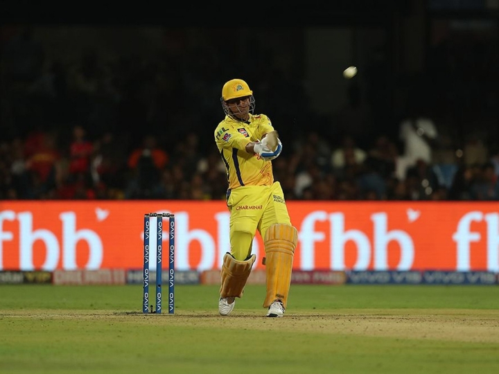 IPL 2019: आईपीएल में 200 छक्के जड़ने वाले पहले भारतीय बने एमएस धोनी IPL 2019: आईपीएल में 200 छक्के जड़ने वाले पहले भारतीय बने एमएस धोनी