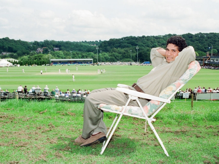 Image result for sachin gali me cricket khelte hue baccho ke sath pic