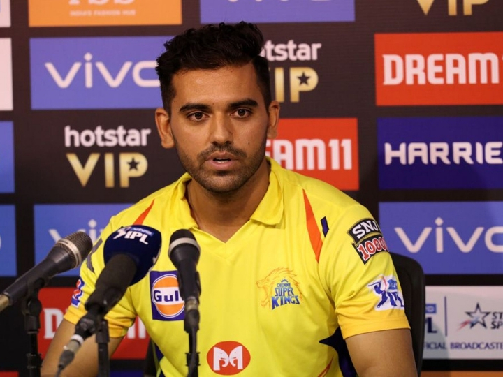 ipl 2019 learned a lot from ms dhoni while playing table tennis with him deepak chahar IPL 2019: टेबल टेनिस खेलते हुए खिलाड़ियों के साथ गेंदबाजी पर बात करते हैं एमएस धोनी!