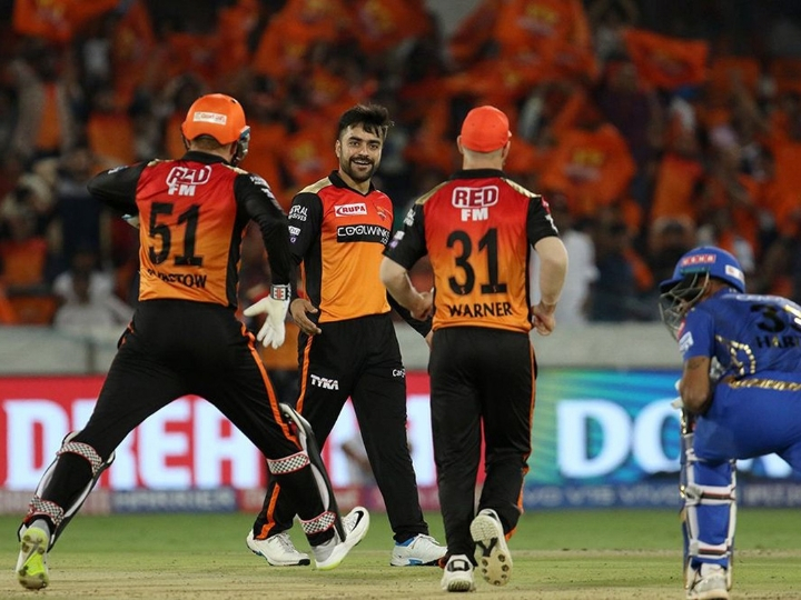 IPL 2019, SRH vs MI: हैदराबाद की कसी हुई गेंदबाजी के आगे मुंबई ने बनाए 7 विकेट पर 136 रन