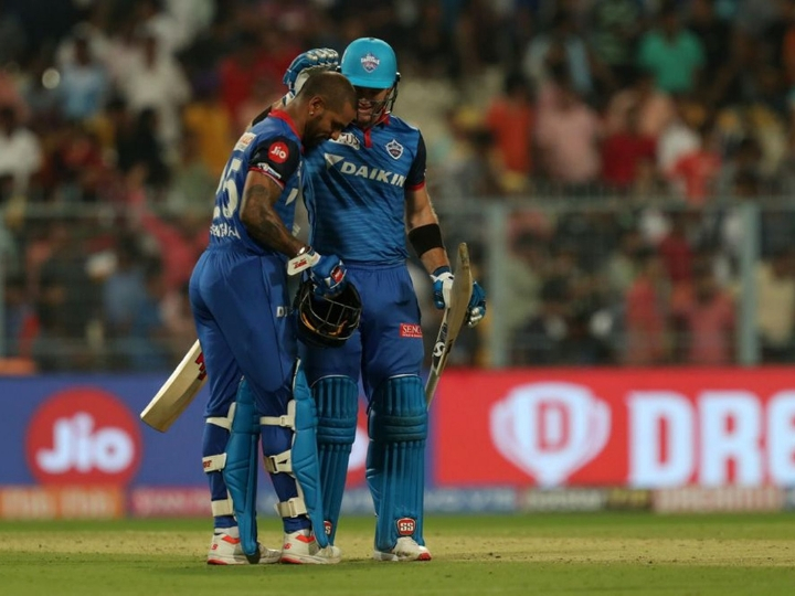 ipl 2019 shikhar dhawan missed out on a century because of colin ingram six WATCH DC vs KKR: अपने ही साथी की वजह से शतक से चूक गए शिखर धवन