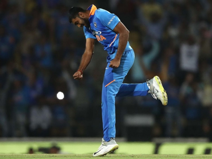 world cup 2019 team india get another injury scare after vijay shankar hit on toe वर्ल्ड कप 2019: धवन और भुवनेश्वर के चोटिल होने के बाद, टीम इंडिया के ऑल राउंडर विजय शंकर भी हुए घायल
