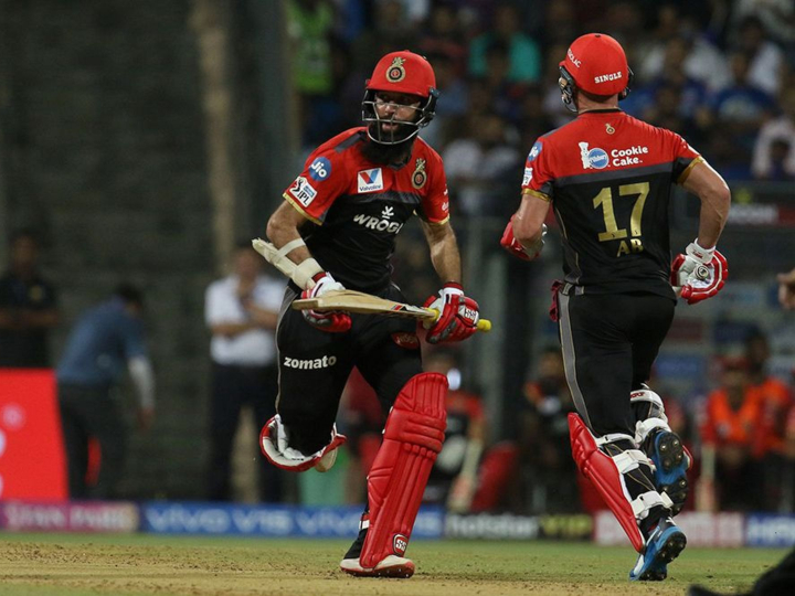 mi vs rcb royal challengers bangalore post 171 against mumbai indians MI vs RCB: डिविलियर्स और मोईन अली के अर्धशतकों की बदौलत आरसीबी ने मुंबई को दिया 172 का लक्ष्य