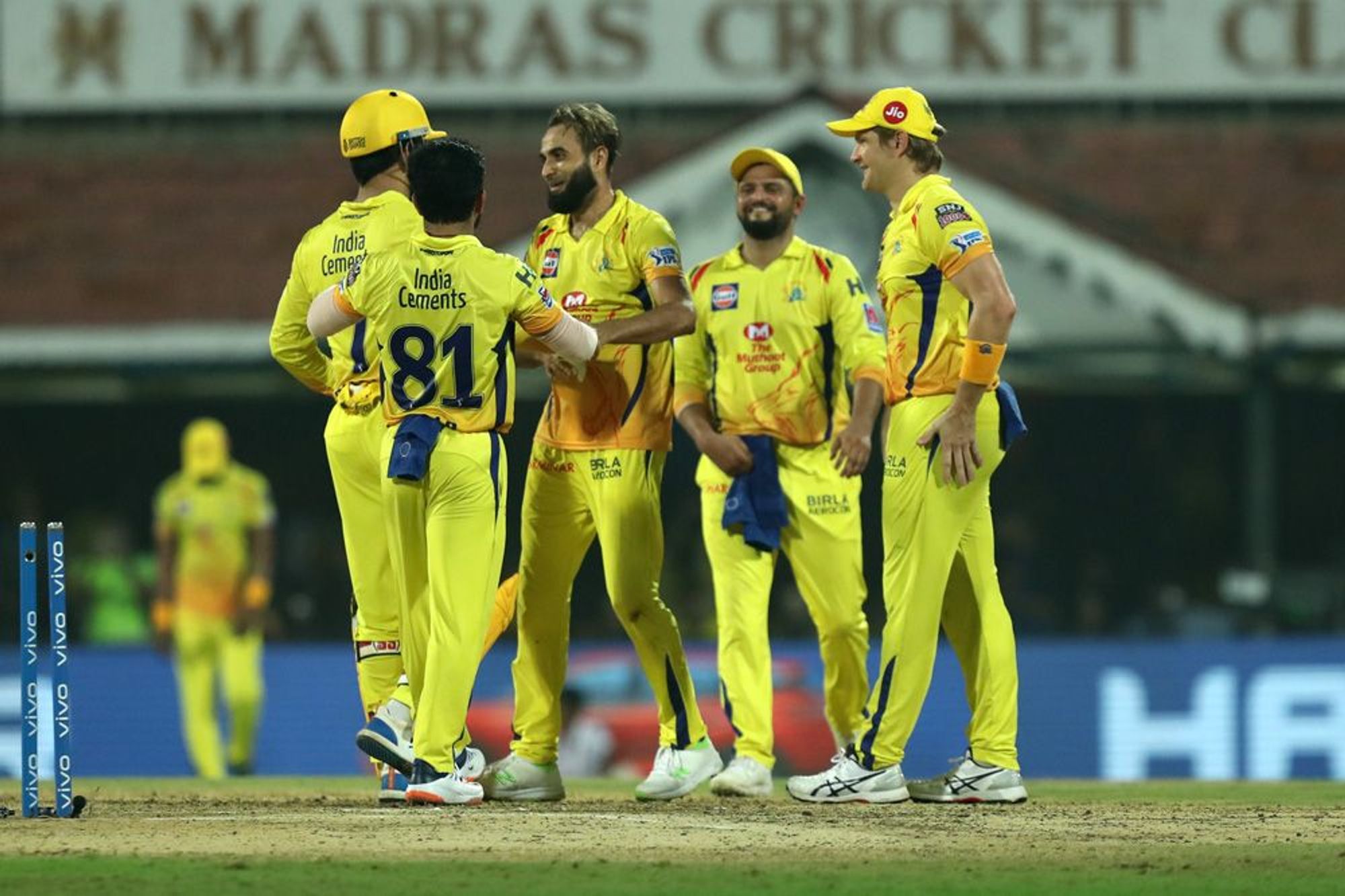 IPL 2019 CSK vs DC: मैच के बाद धोनी और CSK ने फैंस के साथ मनाया जीत का जश्न