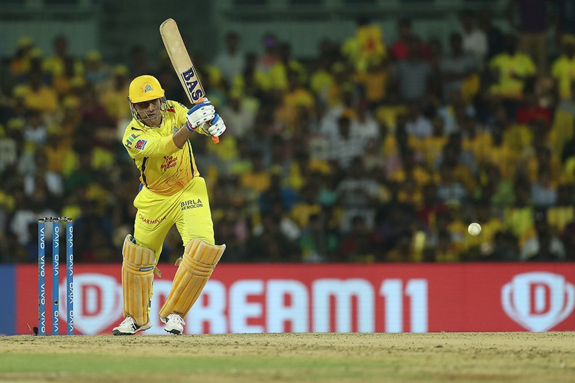 IPL 2019 CSK vs DC: मैच के बाद धोनी और CSK ने फैंस के साथ मनाया जीत का जश्न