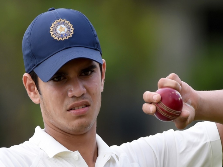 arjun tendulkar picked for 5 lakhs in mumbai t20 league auction टी-20 मुंबई लीग के लिये पांच लाख रूपये में बिके अर्जुन तेंदुलकर