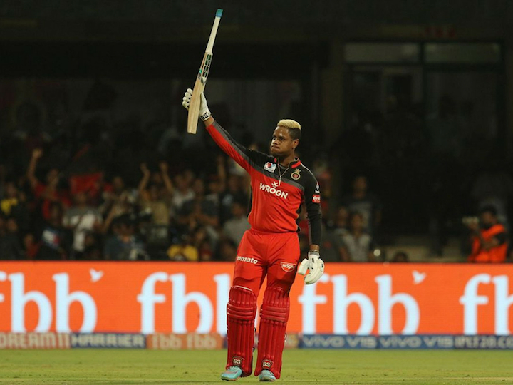 shemron hetmyer says he learn lot of things from virat and abd IPL 2019: युवा बल्लेबाज़ शिमरोन हेटमेयर बोले, 'कोहली, डिविलियर्स से बहुत कुछ सीखा'