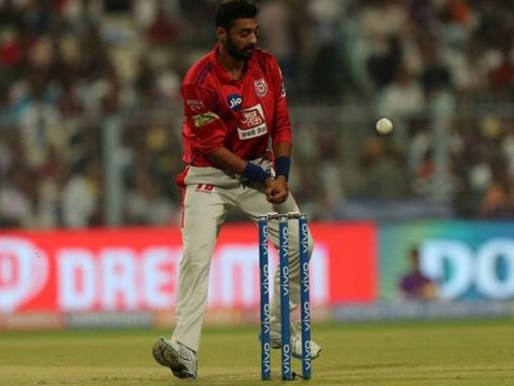 kings xi punjab varun chakravarthy out of ipl 2019 due to injury किंग्स इलेवन पंजाब के मिस्ट्री स्पिनर वरूण चक्रवर्ती आईपीएल से हुए बाहर