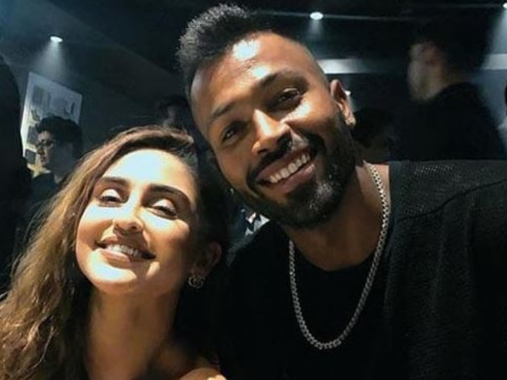 krystle dsouza trolled for posting mere bhai pic with hardik pandya jumps to his defence हार्दिक पंड्या को लोगों ने कहा 'कालू' तो क्रिस्टल डीसूजा दिया उसका करारा जवाब