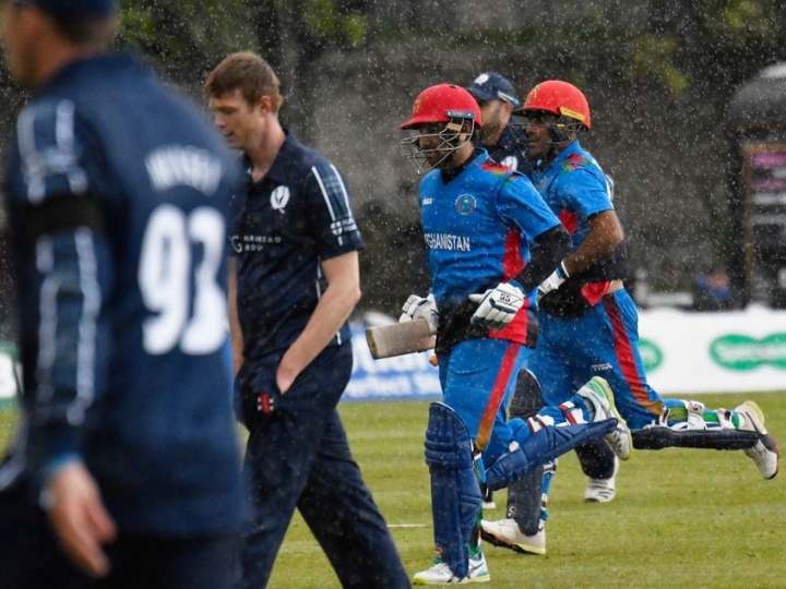 scot vs afg scotland fall two runs short as rain sees afghanistan home in second odi SCOT vs AFG: बारिश से बाधित मैच में अफगानिस्तान ने स्कॉटलैंड को दो रन से हराकर 1-0 से सीरीज पर किया कब्जा