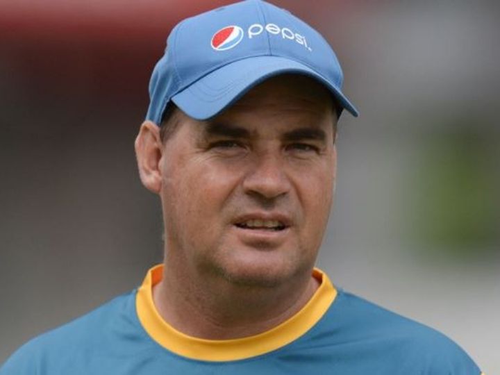 pcb to not renew contracts of coach mickey arthur and chief selector inzamam ul haq report विश्व कप के बाद इंजमाम और मिकी आर्थर की हो सकती है छुट्टी