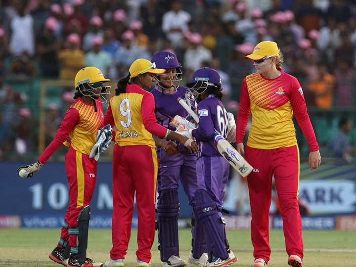 Womens T20 Challange: 7 गेंदों पर गंवाए 5 विकेट, फिर भी जीती वेलोसिटी Womens T20 Challange: 7 गेंदों पर गंवाए 5 विकेट, फिर भी जीती वेलोसिटी