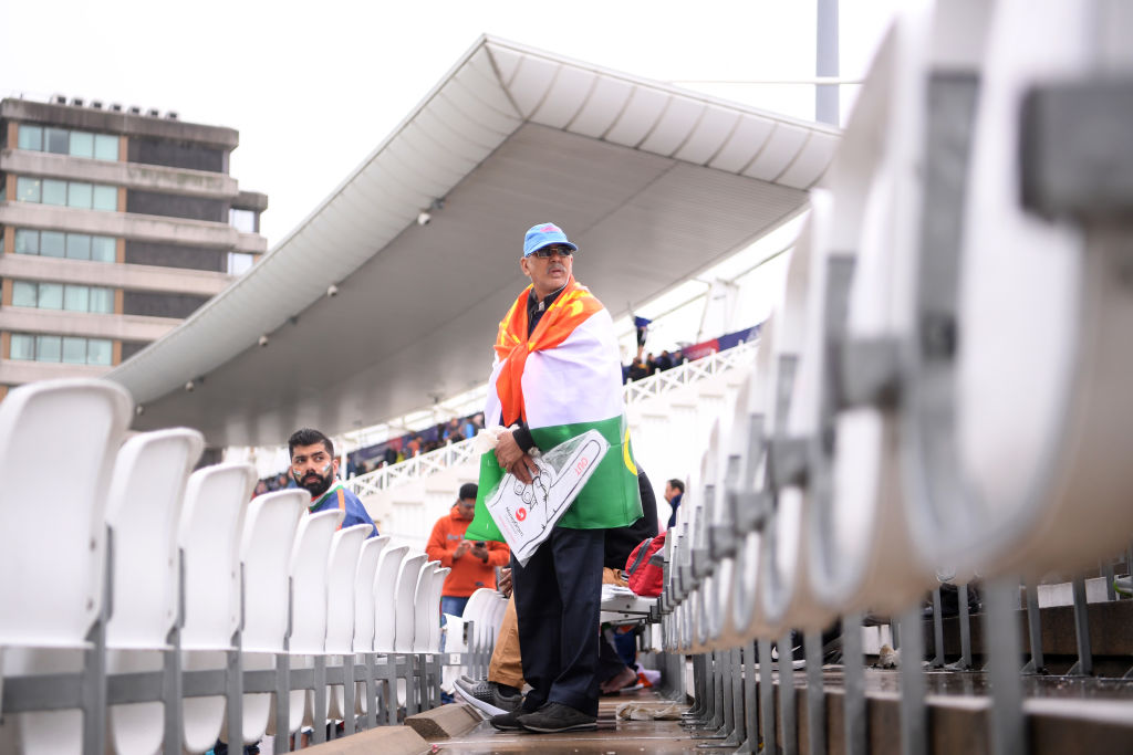 World Cup 2019: पाकिस्तान के खिलाफ मैच से पहले टीम से जुड़ने मैनचेस्टर पहुंचे रिषभ पंत