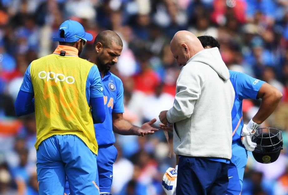 World Cup 2019: पाकिस्तान के खिलाफ मैच से पहले टीम से जुड़ने मैनचेस्टर पहुंचे रिषभ पंत