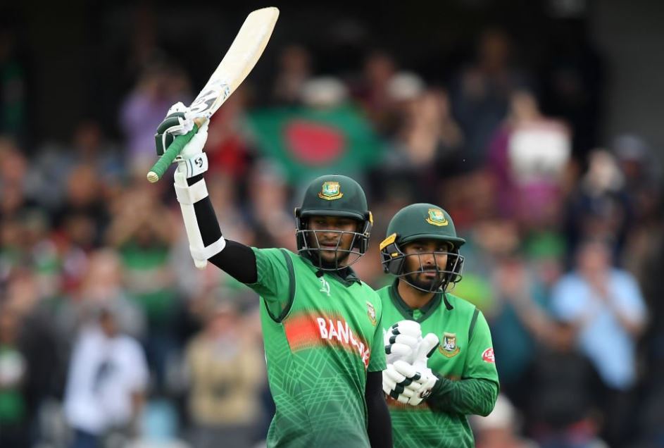 अफगानिस्तान के खिलाफ बांग्लादेश ने यहां 62 रनों से जीत दर्ज की. शाकिब ने गेंद से 10 ओवर में महज 29 रन देकर पांच विकेट लिए जबकि बल्लेबाजी के दौरान 51 रनों की पारी खेली. उन्हें 'मैन ऑफ द मैच' चुना गया.