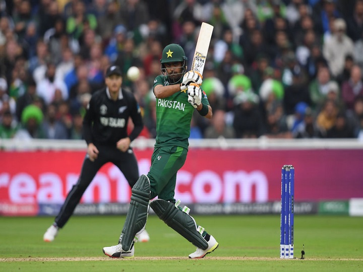 pakistan won by 7 wickets babar scores century semis hopes alive for pak Cricket World Cup 2019: बाबर की नाबाद शतकीय पारी से जीता पाकिस्तान, न्यूजीलैंड को 6 विकेट से हराया