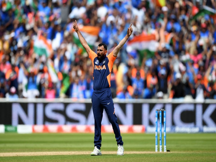 india vs england mohammed shami becomes 2nd bowler to take 4 or more wickets in world cup वर्ल्ड कप 2019 IND vs ENG: मोहम्मद शमी ने बनाया वर्ल्ड रिकॉर्ड, लगातार तीन मैचों में 4 या उससे ज्यादा विकेट लेने वाले दुनिया के दूसरे गेंदबाज बने