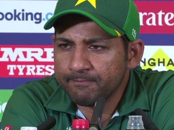 pcb decides to relieve sarfaraz ahmed of pakistan test captaincy सरफराज अहमद से कप्तानी छीन सकता है पीसीबी: रिपोर्ट्स