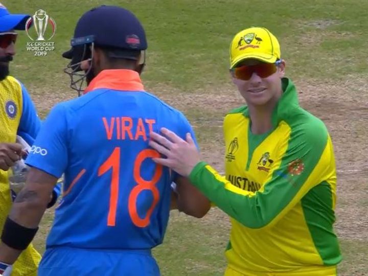 स्टीव स्मिथ की मैदान पर हुई हूटिंग तो भड़के विराट कोहली virat kohlis incredible gesture for steve smith during ind vs aus clash is winning the internet स्टीव स्मिथ की मैदान पर हुई हूटिंग तो भड़के विराट कोहली