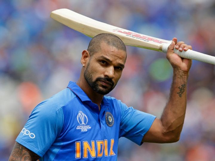 injury rules out shikhar dhawan out of wc 2019 World Cup 2019: अंगूठे में फ्रैक्चर के कारण तीन हफ्ते के लिए विश्व कप से बाहर हुए शिखर धवन