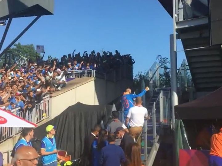 WATCH World Cup 2019: विराट कोहली ने फैंस के साथ सेल्फी लेकर मनाया टीम इंडिया की जीत का जश्न