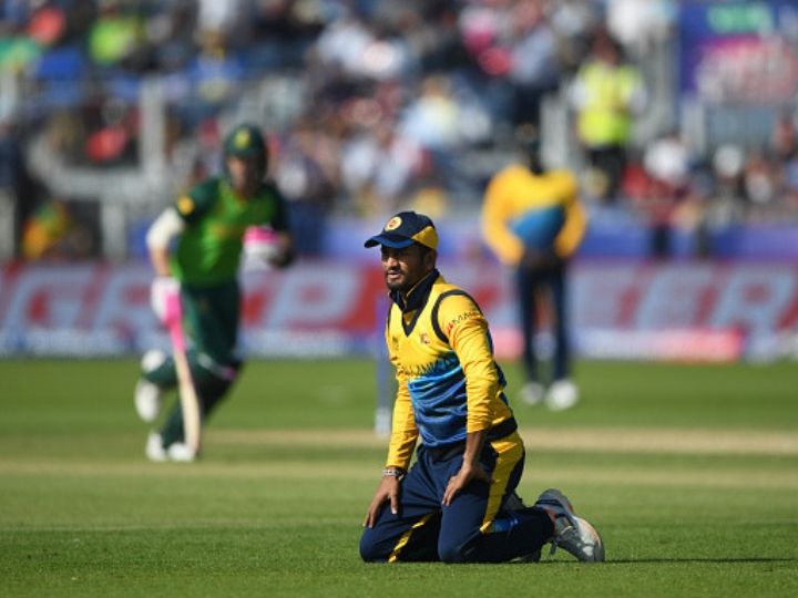 world cup 2019 dimuth karunaratne rues batting failure as south africa dent sri lankas hopes World Cup 2019: साउथ अफ्रीका से मिली हार के बाद बल्लेबाजों पर भड़के कप्तान दिमुथ करुणारत्ने