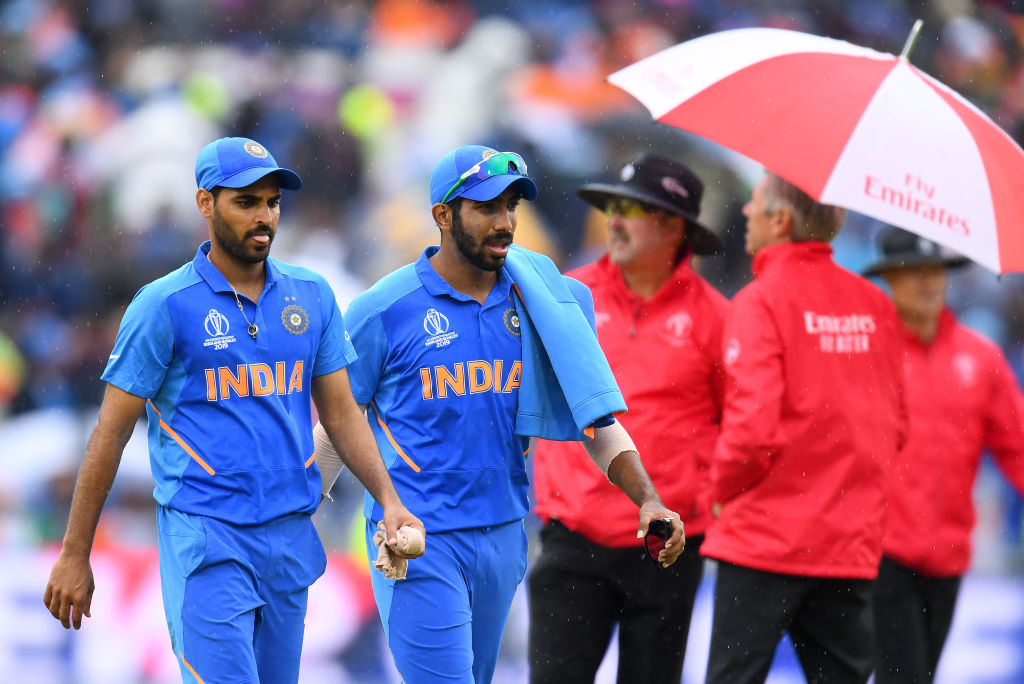 World Cup 2019 IND vs NZ: बारिश की वजह से रद्द हुआ सेमीफाइनल का पहला दिन, सोशल मीडिया पर दिखे मीम्स