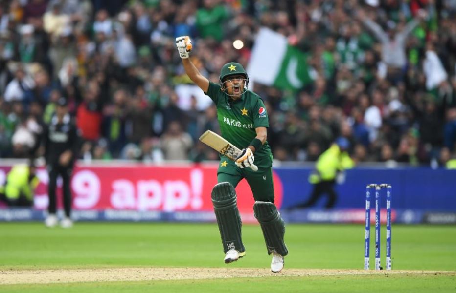 दरअसल आज 98 रनों की पारी के साथ बाबर आज़म के विश्वकप 2019 में 474 रन हो गए हैं. वो एक विश्वकप में पाकिस्तान के लिए सबसे अधिक रन बनाने वाले बल्लेबाज़ बन गए हैं.