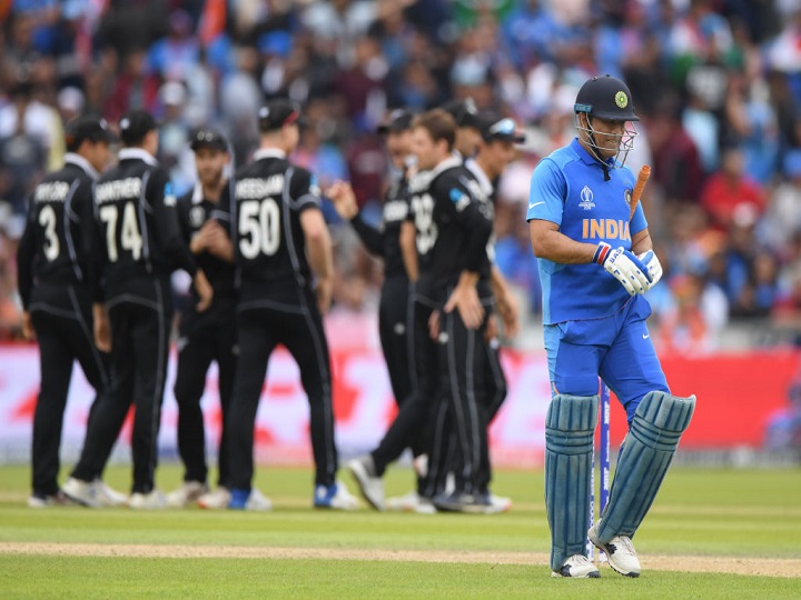 fans come out in support of team india after heartbreaking loss to new zealand in semi final वर्ल्ड कप से बाहर हुई टीम इंडिया को अब फैंस कर रहे हैं सपोर्ट, 'अंतिम सांस तक नहीं छोड़ेंगे तुम्हारा साथ'