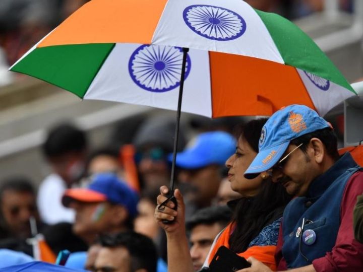 cwc 19 semifinal 1 india vs new zealand indian bowlers domination new zealand scores 73 2 after 20 overs वर्ल्ड कप 2019 सेमीफाइनल, IND vs NZ लाइव स्कोर: बारिश की वजह से रद्द हुआ सेमीफाइनल में आज का दिन, न्यूज़ीलैंड कल 211/5 से करेगी शुरुआत