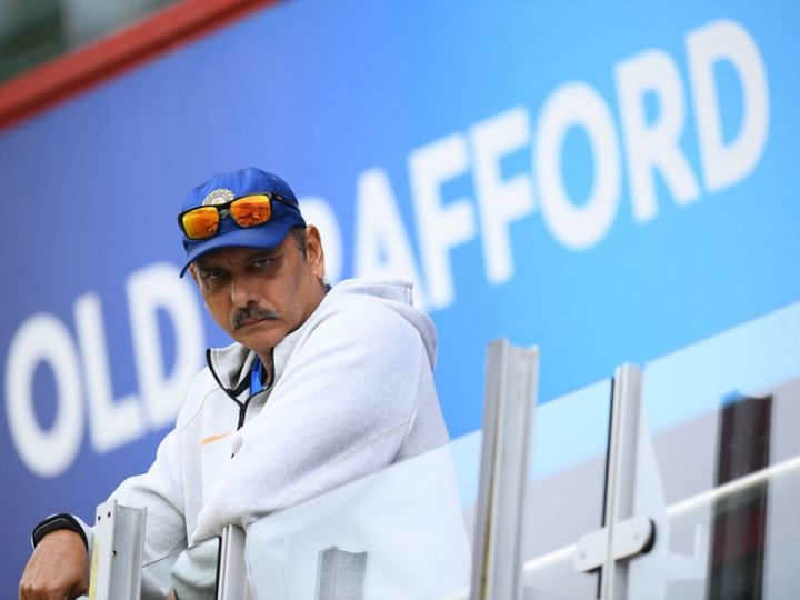 world cup 2019 head coach ravi shastris first reaction after semi final loss World Cup 2019: रवि शास्त्री ने बताया एमएस धोनी को सेमीफाइनल में नीचे भेजने का फैसला किसका था