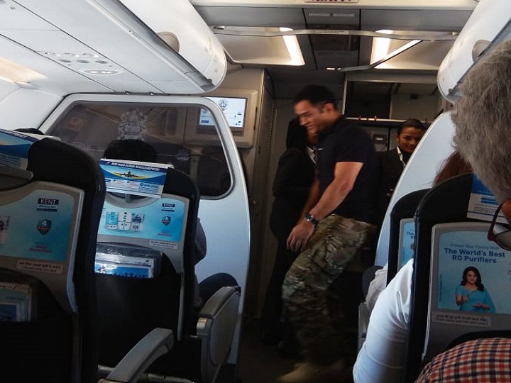 तस्वीरों में देखिए क्रिकेटर महेंद्र सिंह धोनी का पैरामिलिट्री के लेफ्टिनेंट कर्नल तक का सफर