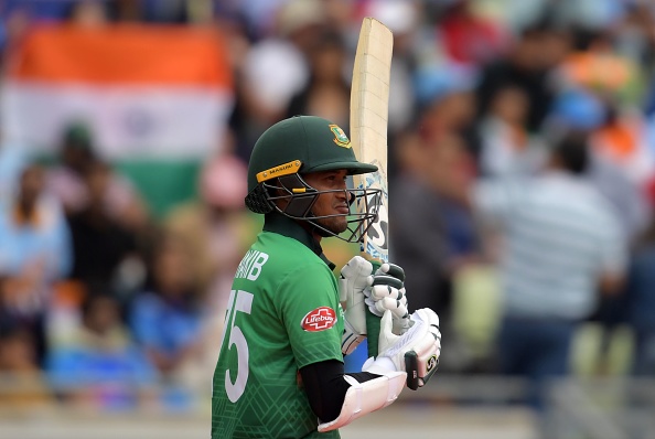 शाकिब ने इस विश्व कप में बल्लेबाजी करते हुए सात मैचों में अबतक कुल 542 रन बनाए हैं. जिसमें उन्होंने दो शतक और चार अर्द्धशतक लगाए हैं.