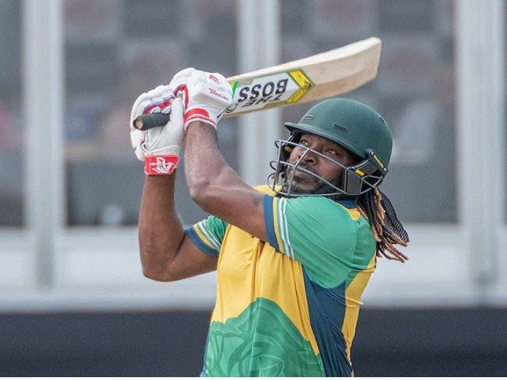 ग्लोबल टी20 में क्रिस गेल का धमाका, पाकिस्तान के शादाब खान के एक ओवर में जड़े 6,6,4,4,6,6