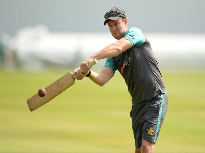 पाकिस्तान के बैटिंग कोच रहे ग्रांट फ्लावर ने कहा- पाकिस्तान में है आजादी की कमी, वहां के पूर्व खिलाड़ी हैं गद्दार