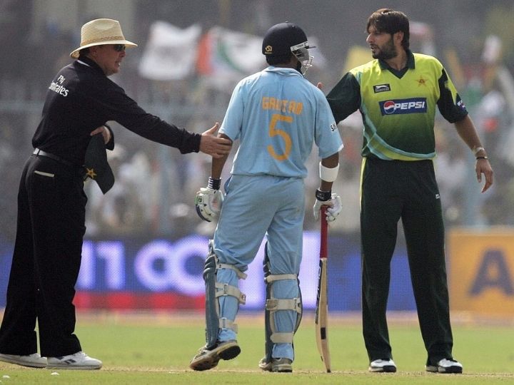 जम्मू कश्मीर मुद्दे पर शाहिद अफरीदी ने किया ट्वीट तो गौतम गंभीर ने दिया करारा जवाब